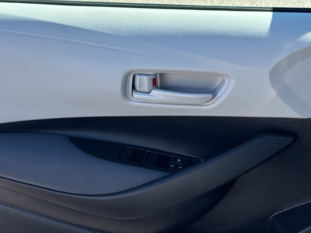 Used 2025 Toyota Corolla LE FWD image 35