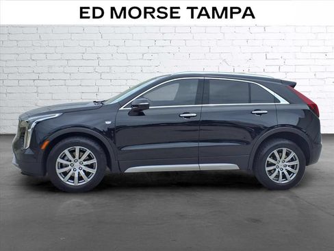 Used 2022 Cadillac XT4 Premium Luxury w/ Enhanced Visibility Package FWD image 2