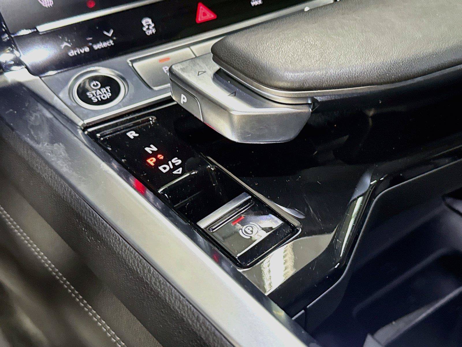 Used 2024 Audi Q8 e-tron Premium Plus AWD/4WD image 17
