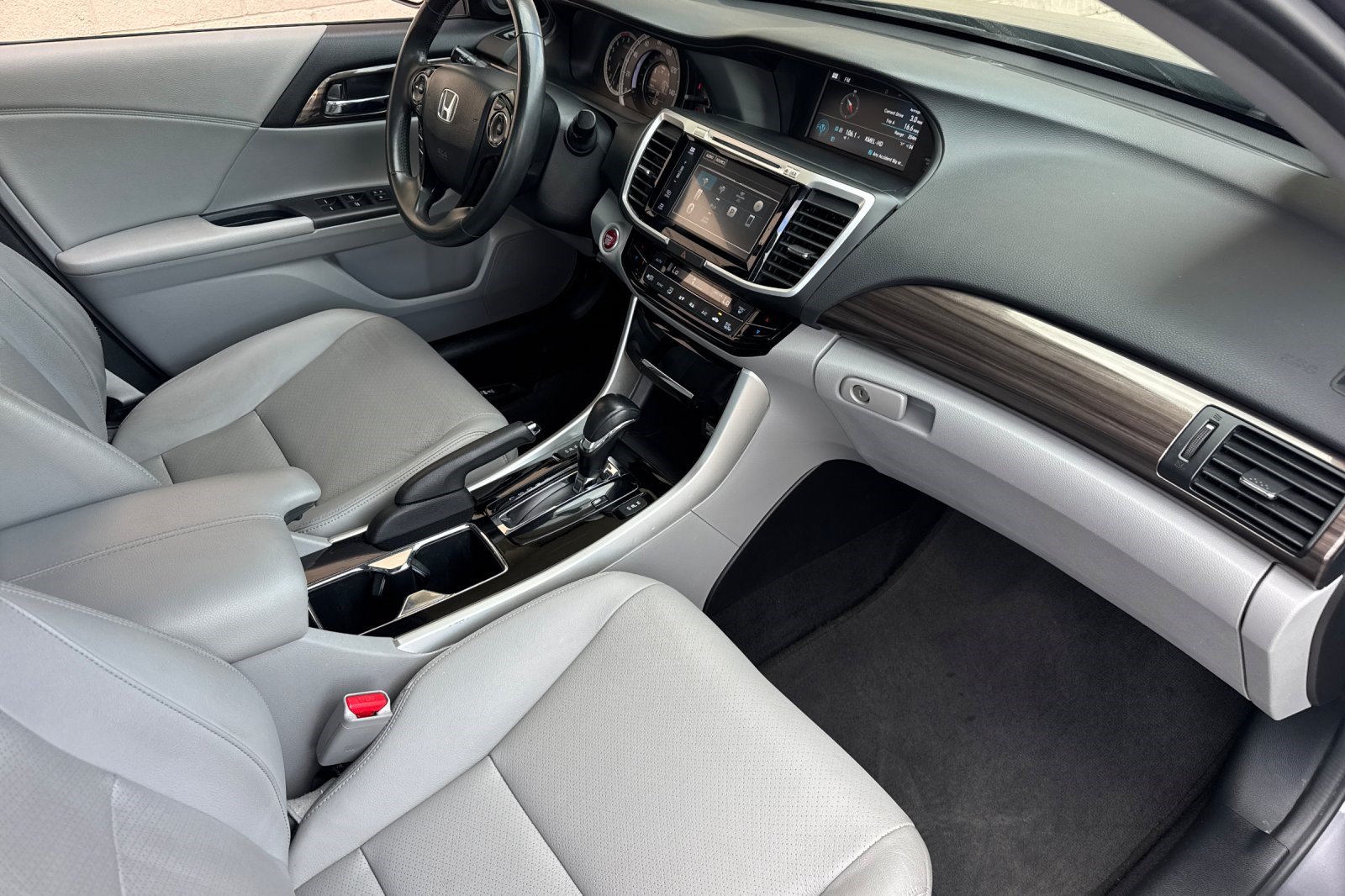Used 2016 Honda Accord EX-L image 32