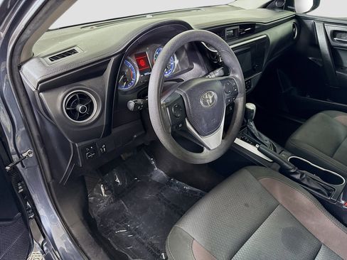 Used 2018 Toyota Corolla LE w/ Carpet Mat Package (TMS) FWD image 22