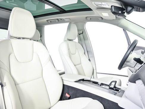 Used 2024 Volvo XC90 B6 Plus w/ Protection Package Premier AWD/4WD image 25