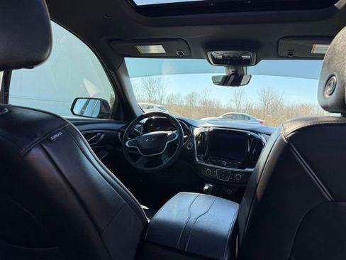 Used 2023 Chevrolet Traverse Premier w/ Redline Edition image 17