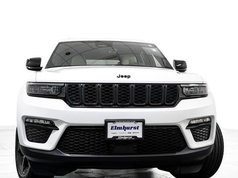 Used 2025 Jeep Grand Cherokee Limited w/ Black Appearance Package AWD/4WD image 3