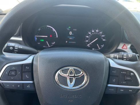 Used 2021 Toyota Sienna LE FWD image 19