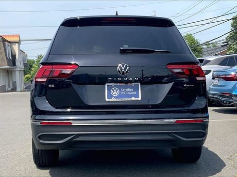 Certified 2023 Volkswagen Tiguan SE w/ Panoramic Sunroof Package AWD/4WD image 6