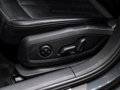 Used 2017 Audi A4 2.0T Premium image 36