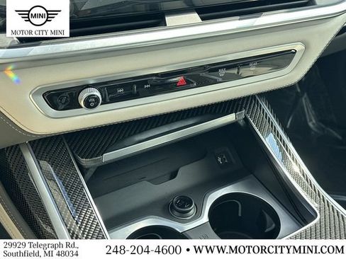 Used 2025 BMW X7 M60i AWD/4WD image 37