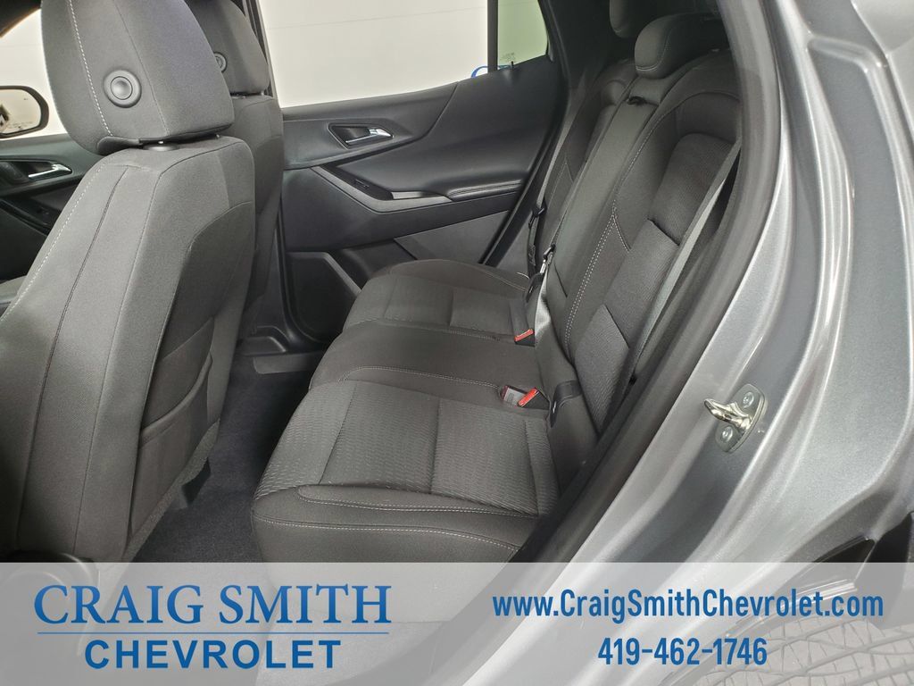 Used 2025 Chevrolet Equinox LT FWD image 11