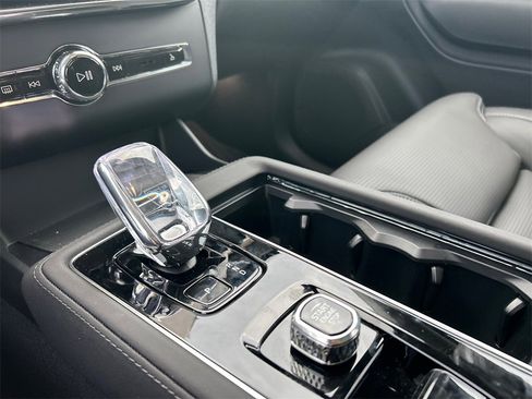 New 2026 Volvo XC90 B6 Ultra w/ Protection Package image 19