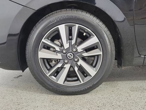 Used 2021 Nissan Versa SV FWD image 9