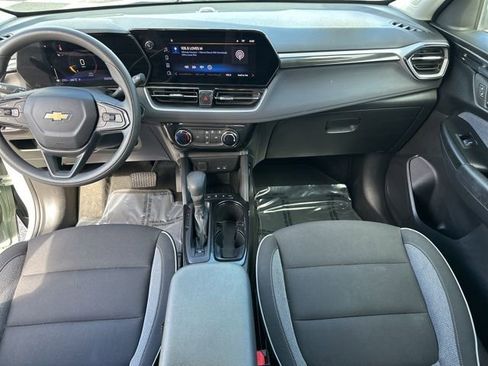Used 2025 Chevrolet TrailBlazer LT image 5