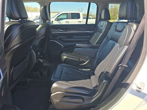 Used 2021 Jeep Grand Cherokee L Limited AWD/4WD image 20