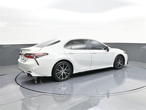 Used 2023 Toyota Camry SE image 15