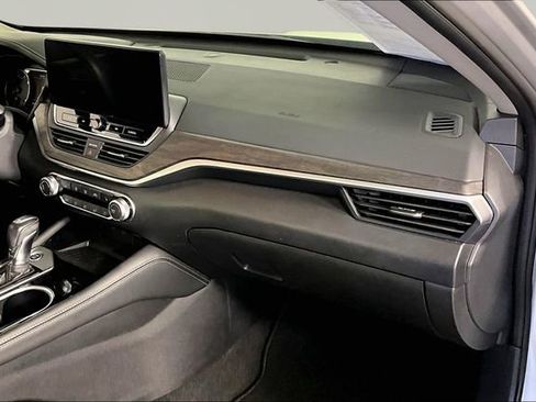 Used 2023 Nissan Altima 2.5 SV w/ SV Premium Package FWD image 24