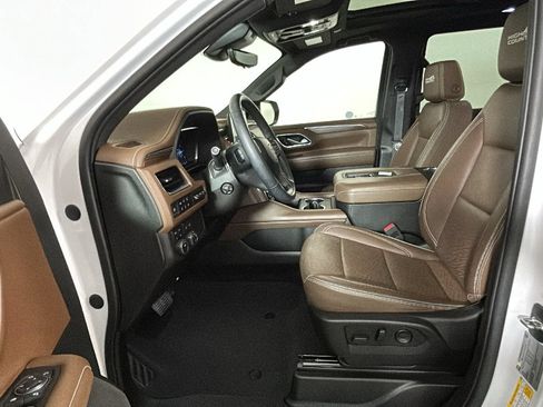 Used 2023 Chevrolet Tahoe High Country AWD/4WD image 14