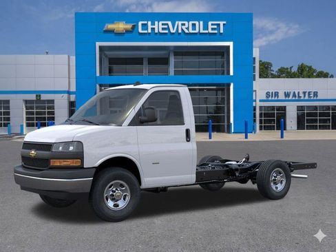 New 2025 Chevrolet Express 3500 w/ Power Convenience Package image 3