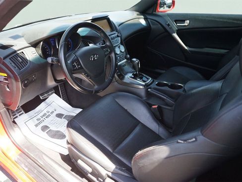 Used 2016 Hyundai Genesis Coupe 3.8 RWD image 8