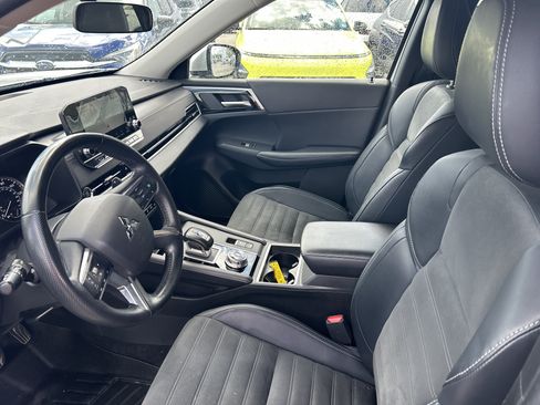 Used 2024 Mitsubishi Outlander SE AWD/4WD image 11
