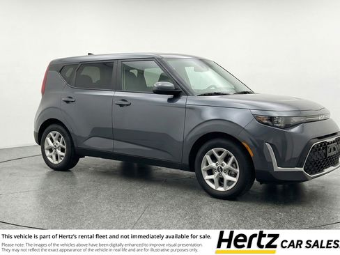 Used 2025 Kia Soul LX w/ LX Technology Package FWD image 1