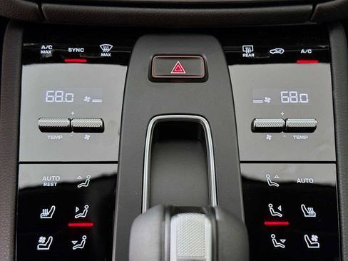 New 2025 Porsche Macan image 13