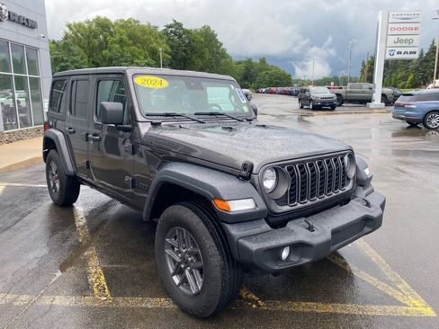 Used 2024 Jeep Wrangler Unlimited Sport AWD/4WD image 7