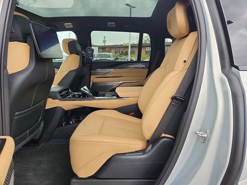 Certified 2025 Cadillac Escalade IQ Sport 2 AWD/4WD image 10