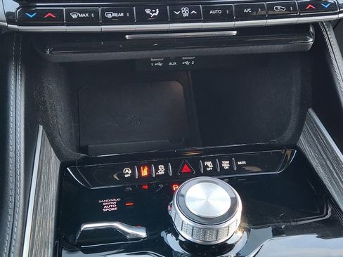 Used 2024 Jeep Wagoneer Series II w/ Flexible Seating Group image 20