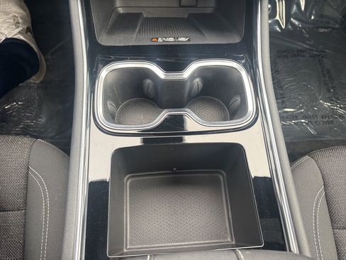 Used 2025 Chevrolet Traverse LT w/ Sun and Wheel Package image 30