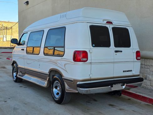 Used 2001 Dodge B1500 image 5