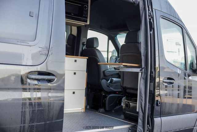 Used 2024 Mercedes-Benz Sprinter 2500 image 63