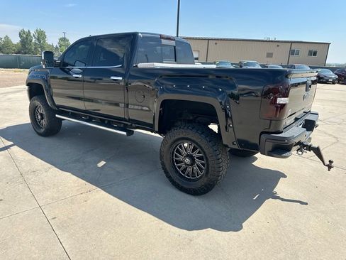 Used 2017 GMC Sierra 2500 Denali AWD/4WD image 32