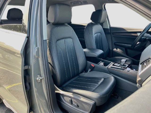 Used 2023 Audi Q5 2.0T Premium w/ Convenience Package AWD/4WD image 28