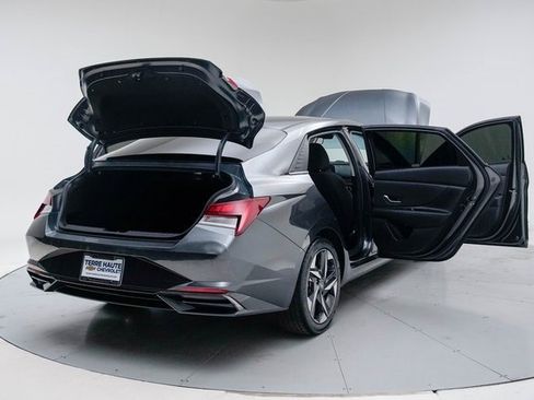 Used 2022 Hyundai Elantra SEL w/ Convenience + Premium Package image 21