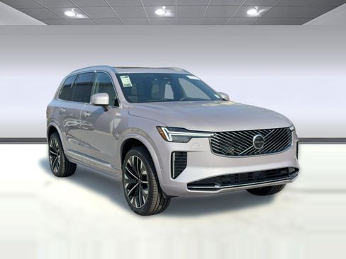 Used 2026 Volvo XC90 B6 Plus w/ Protection Package Premier AWD/4WD image 7