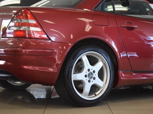Used 2004 Mercedes-Benz SLK 230 image 37