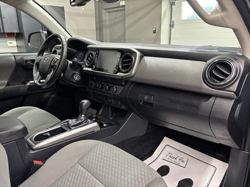 Used 2020 Toyota Tacoma SR5 AWD/4WD image 25