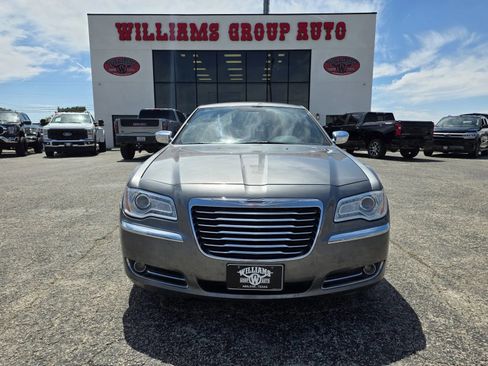 Used 2011 Chrysler 300 Limited w/ Sound Group RWD image 2