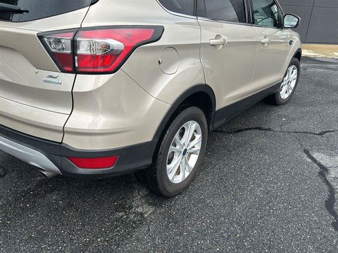 Used 2017 Ford Escape SE FWD image 6