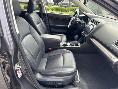 Used 2019 Subaru Outback 3.6R Limited AWD/4WD image 10
