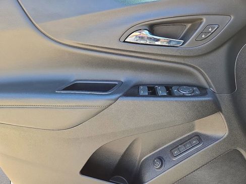 Used 2022 Chevrolet Equinox Premier FWD image 22