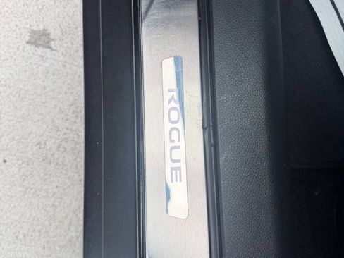 Used 2019 Nissan Rogue SL w/ Premium Package AWD/4WD image 23