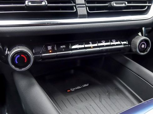 New 2026 Chevrolet Equinox EV LT image 25