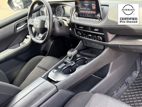 Certified 2025 Nissan Rogue SV FWD image 9