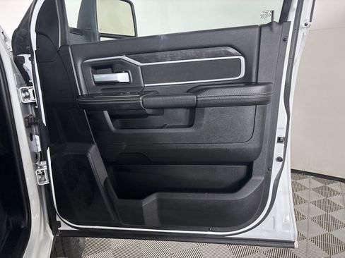 Used 2024 RAM 2500 Big Horn image 24