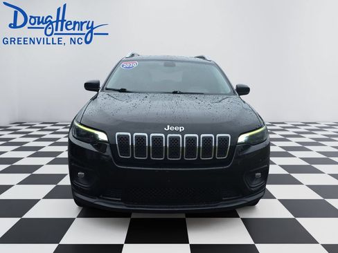 Used 2020 Jeep Cherokee Latitude Plus w/ Cold Weather Group AWD/4WD image 8