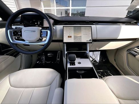 New 2026 Land Rover Range Rover Long Wheelbase SE image 5