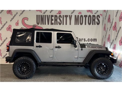 Used 2017 Jeep Wrangler Unlimited Rubicon AWD/4WD image 5