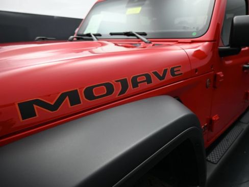 Used 2024 Jeep Gladiator Mojave w/ Convenience Group AWD/4WD image 9