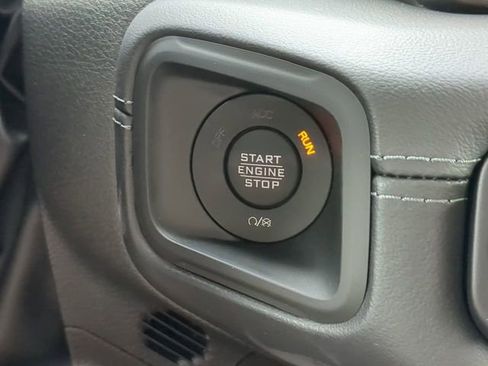 New 2025 Jeep Gladiator Rubicon w/ Convenience Group image 30